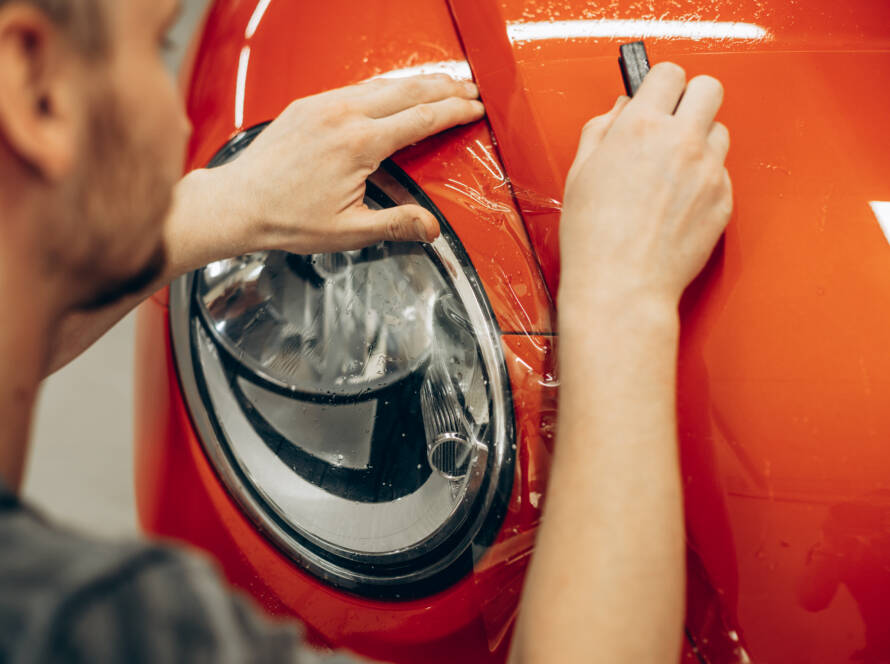 Faire disparaître une rayure sur sa voiture à Lyon